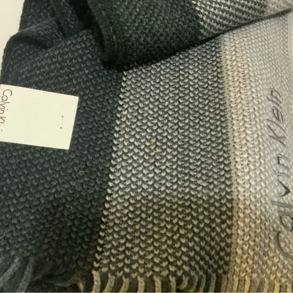 NWT Calvin Klein Black & Gray Colorblock Chunky Raschel Muffler Scarf One Size